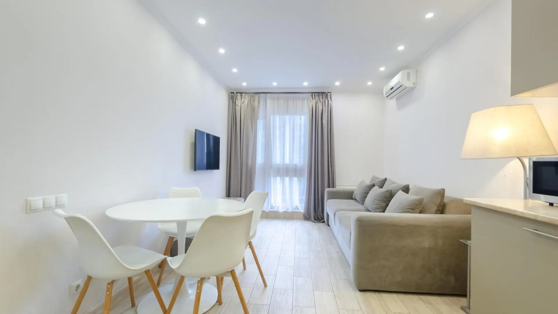 Petrovdom Apartments 3-143 In Rc Central Park, 7 John Mccain Street Kyiv