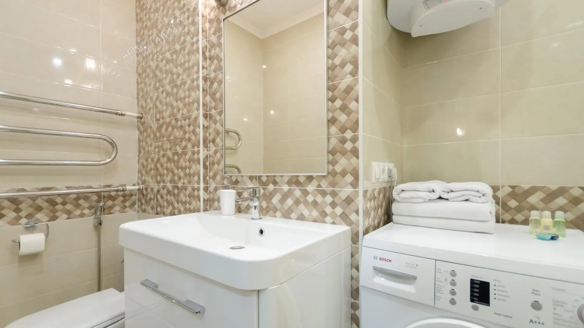 Petrovdom Apartments 3-143 In Rc Central Park, 7 John Mccain Street Kyiv 0*,