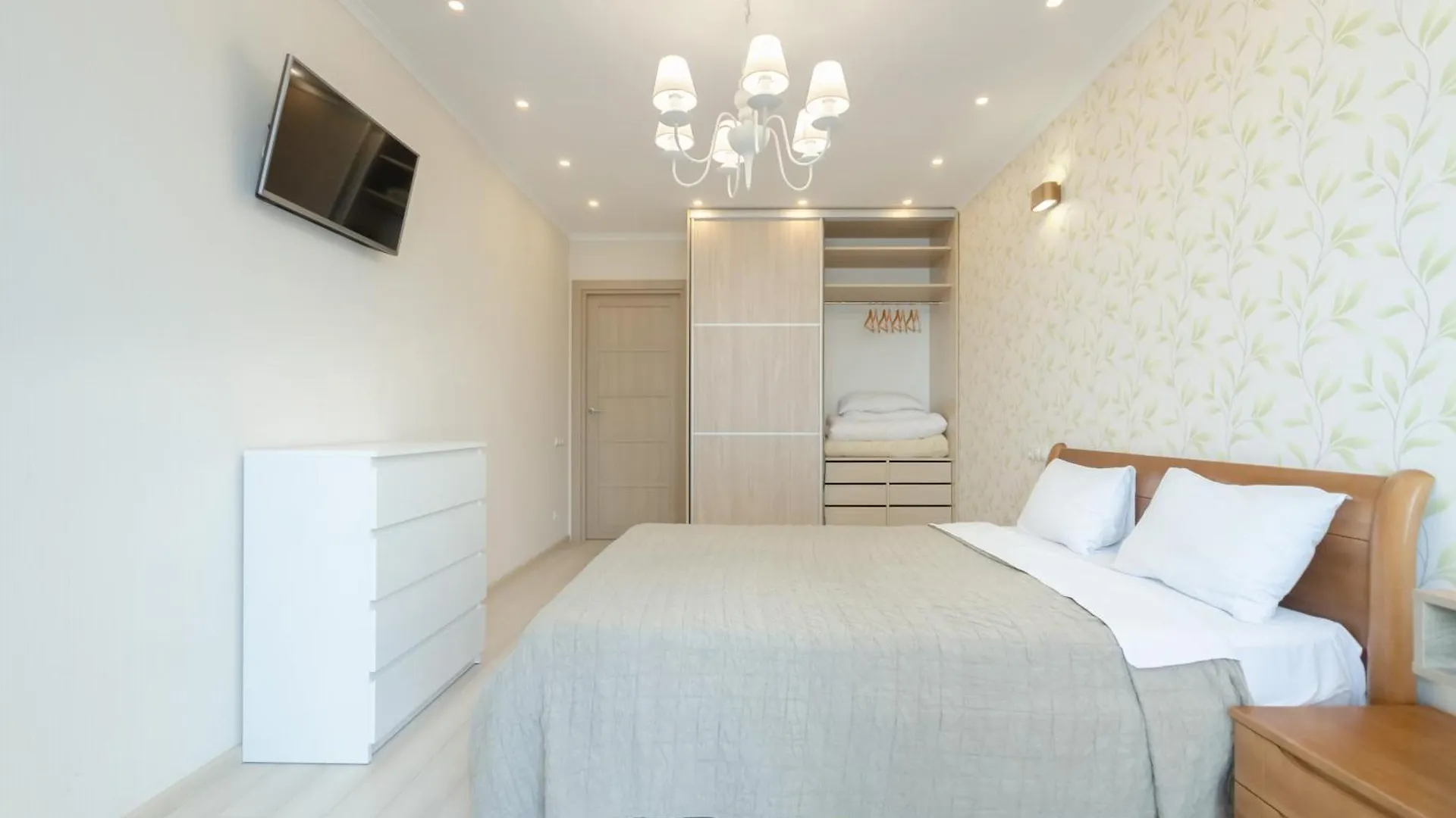 Petrovdom Apartments 3-143 In Rc Central Park, 7 John Mccain Street Kyiv