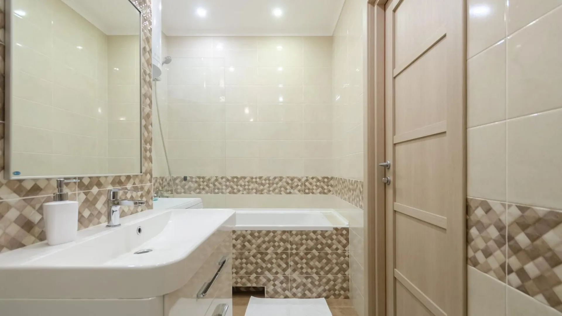 Petrovdom Apartments 3-143 In Rc Central Park, 7 John Mccain Street Kyiv